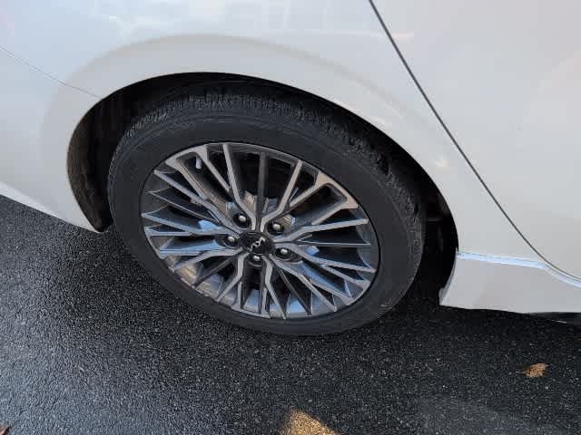 Thumbnail: 2023 Kia Forte - 9