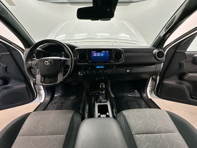 Thumbnail: 2022 Toyota Tacoma - 19