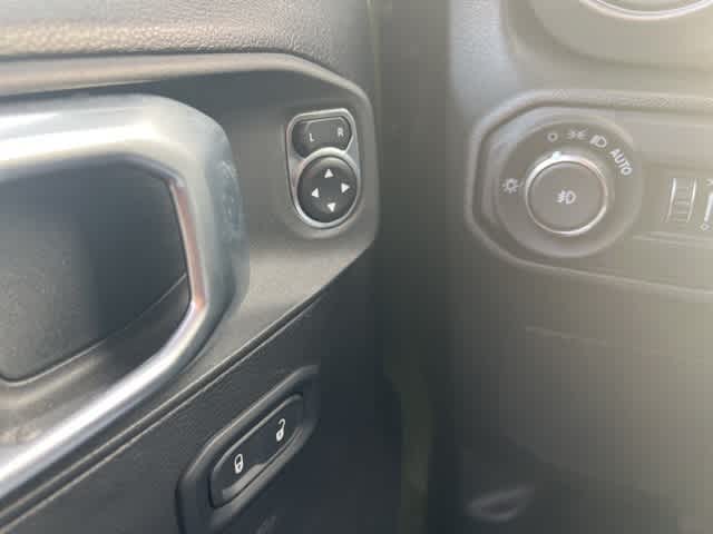 Thumbnail: 2022 Jeep Wrangler - 17