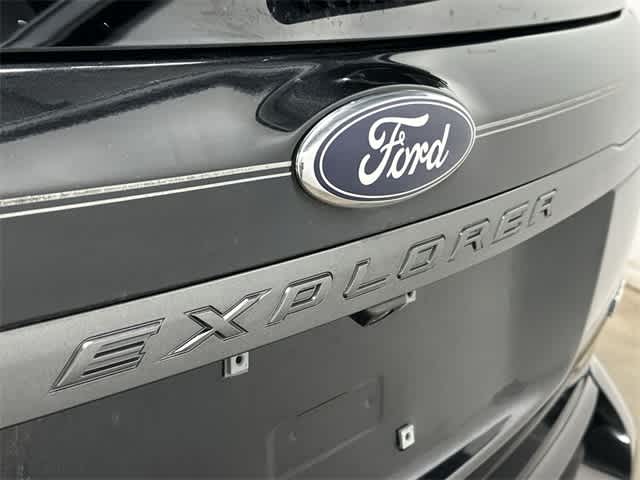 Thumbnail: 2015 Ford Explorer - 30