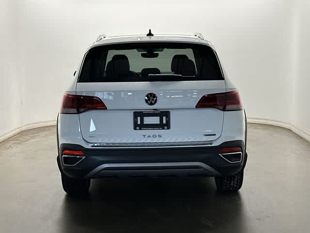 Thumbnail: 2023 Volkswagen Taos - 4