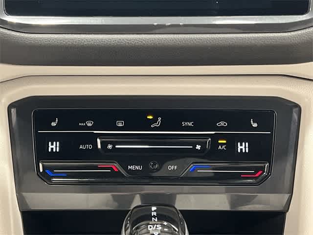 Thumbnail: 2022 Volkswagen Tiguan - 15