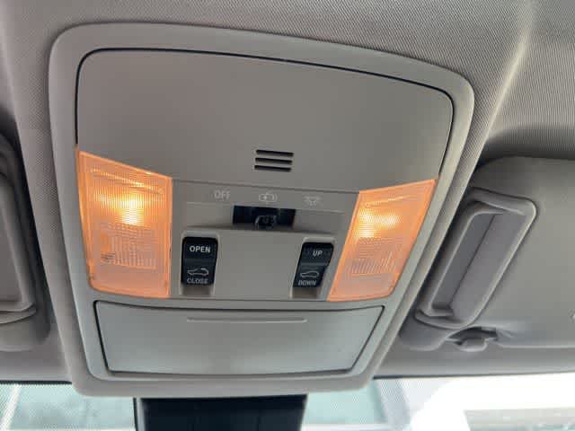 Thumbnail: 2018 Toyota RAV4 - 15