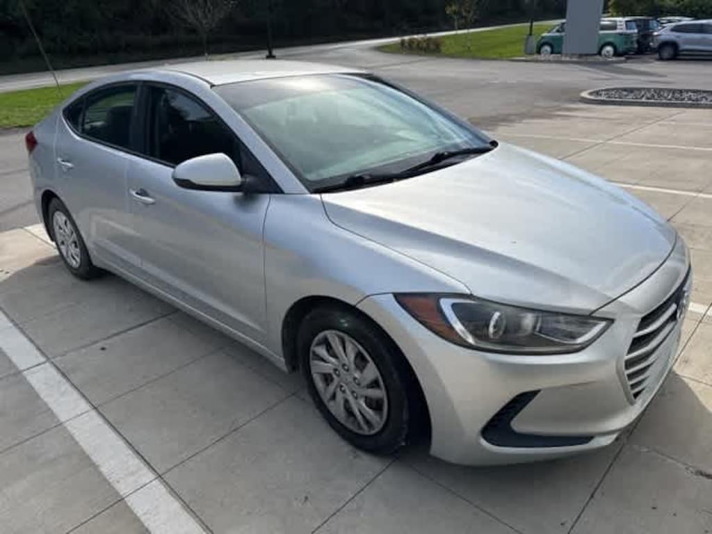 Used 2018 Hyundai Elantra SE Sedan