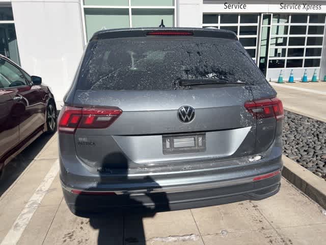 Thumbnail: 2022 Volkswagen Tiguan - 3