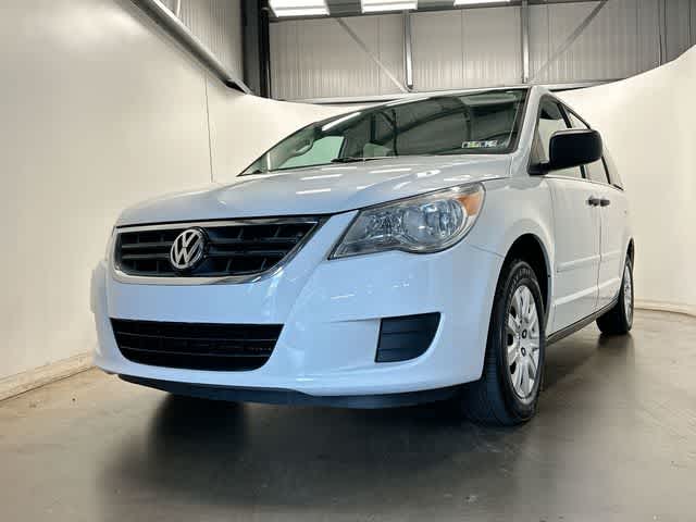 Thumbnail: 2013 Volkswagen Routan - 23