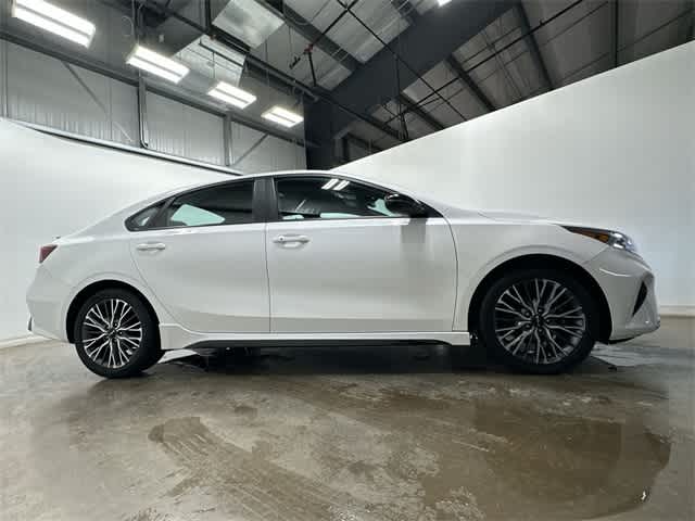 Thumbnail: 2023 Kia Forte - 3