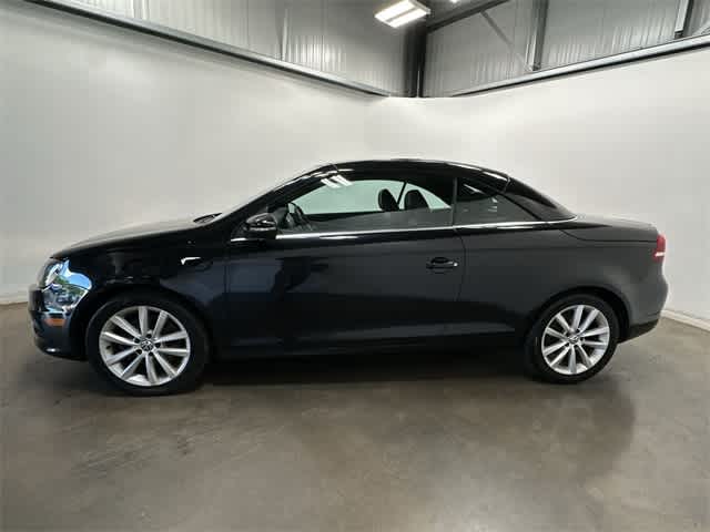 Used 2013 Volkswagen Eos Komfort with VIN WVWBW8AH0DV004777 for sale in Moon Township, PA