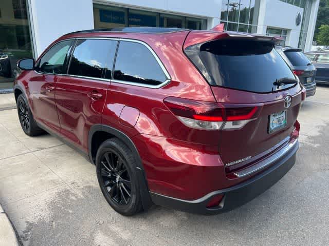 Thumbnail: 2019 Toyota Highlander - 3