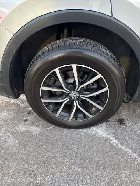 Thumbnail: 2021 Volkswagen Tiguan - 5