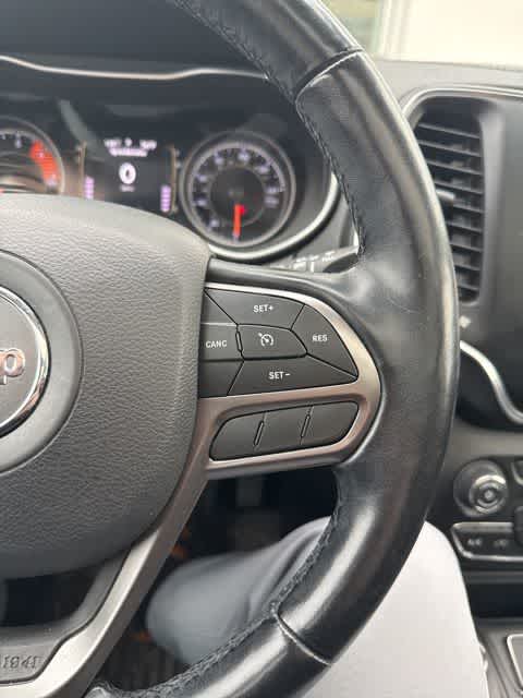 Thumbnail: 2020 Jeep Cherokee - 16