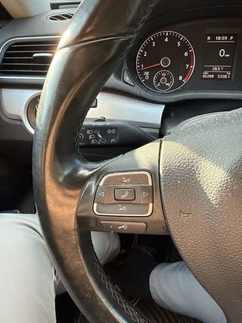 Thumbnail: 2012 Volkswagen Passat - 14
