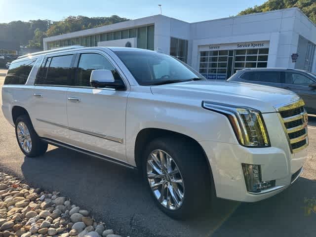 Thumbnail: 2018 Cadillac Escalade - 3