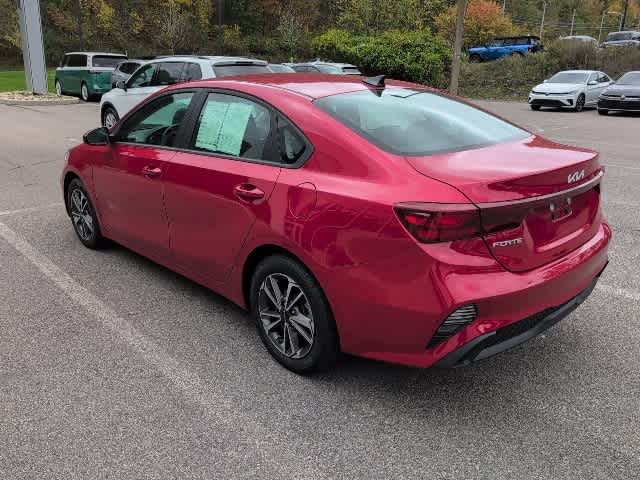 2023 Kia Forte LXS photo 3