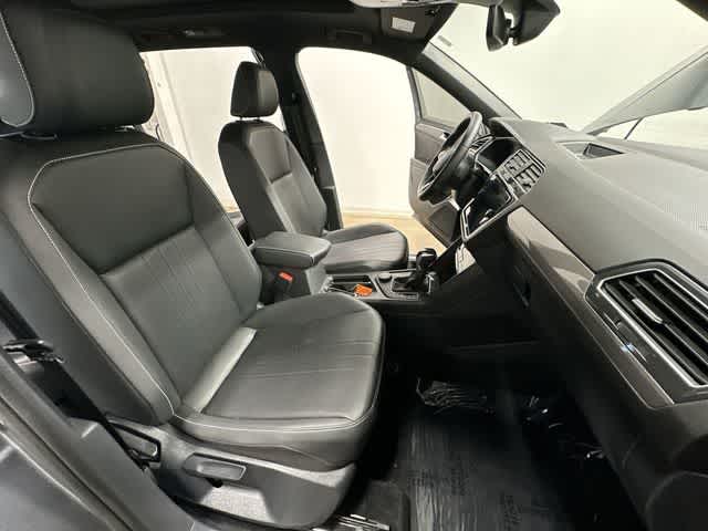 Thumbnail: 2024 Volkswagen Tiguan - 23