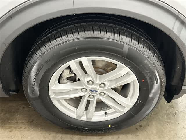 Thumbnail: 2022 Ford Explorer - 5