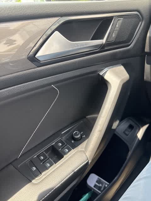 Thumbnail: 2022 Volkswagen Tiguan - 18