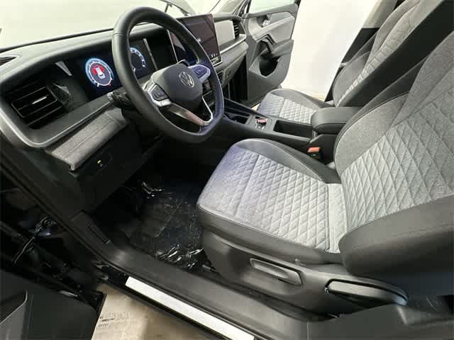 Thumbnail: 2025 Volkswagen Tiguan - 15