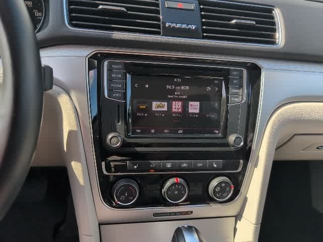 Thumbnail: 2019 Volkswagen Passat - 16