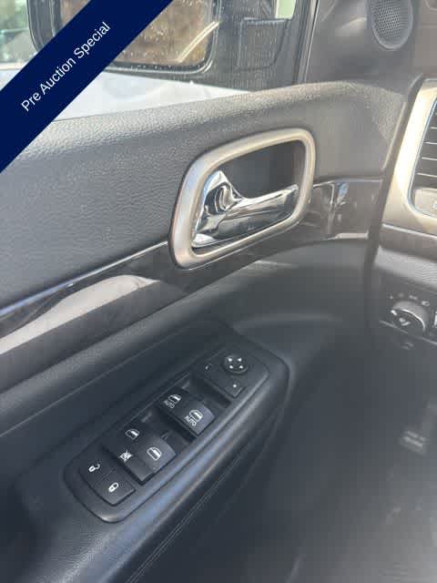 Thumbnail: 2012 Jeep Grand Cherokee - 18