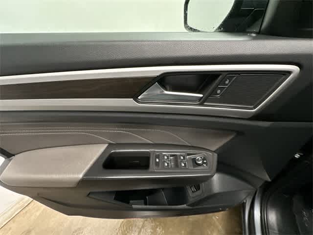 Thumbnail: 2023 Volkswagen Atlas - 19