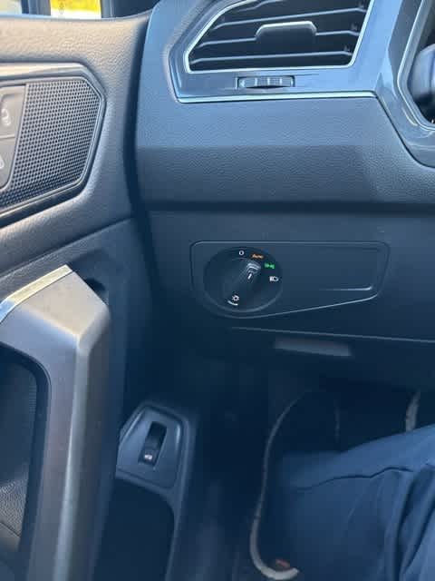 Thumbnail: 2022 Volkswagen Tiguan - 16