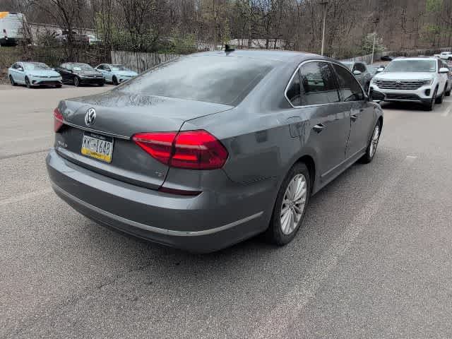 Thumbnail: 2016 Volkswagen Passat - 5