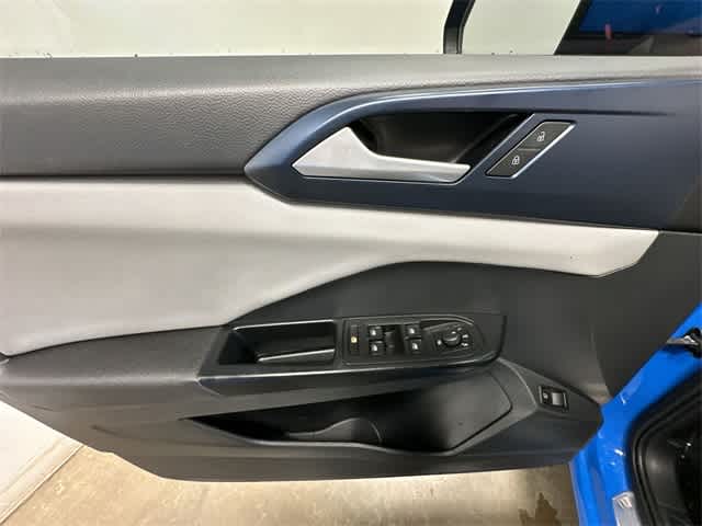 Thumbnail: 2023 Volkswagen Taos - 17