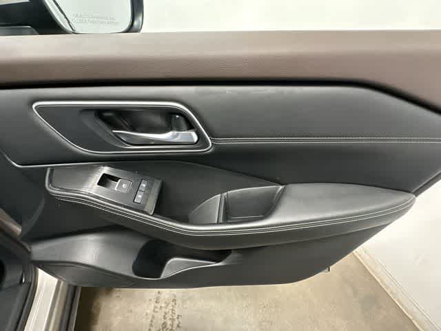 Thumbnail: 2021 Nissan Rogue - 24