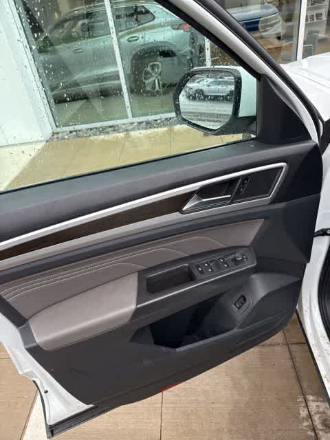 Thumbnail: 2023 Volkswagen Atlas - 12