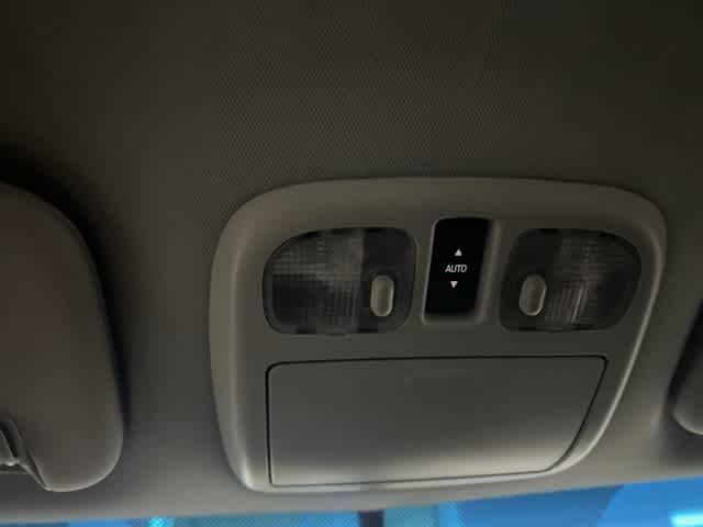 Thumbnail: 2010 Lincoln MKZ - 15