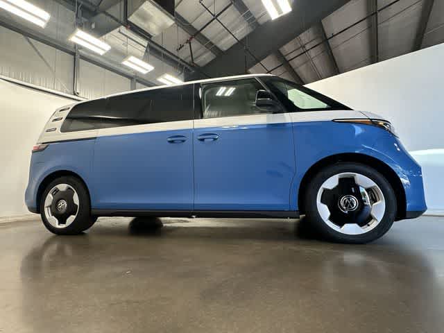 Thumbnail: 2025 Volkswagen ID.Buzz - 3