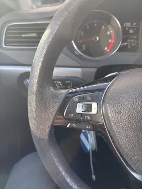 Thumbnail: 2017 Volkswagen Jetta - 15