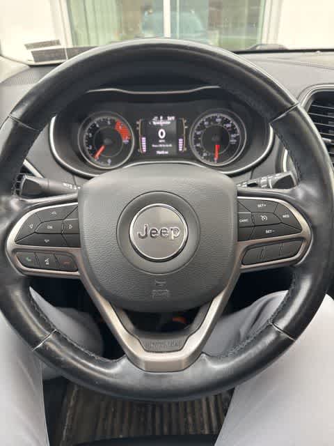 Thumbnail: 2020 Jeep Cherokee - 14