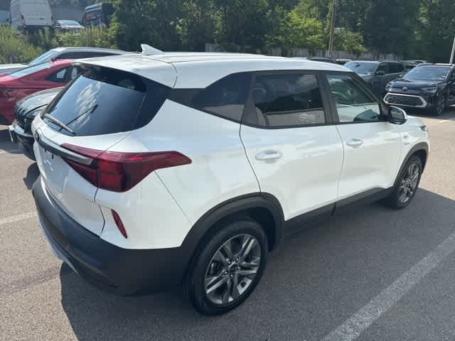 Thumbnail: 2021 Kia Seltos - 6