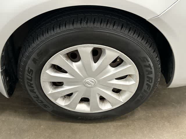 Thumbnail: 2012 Nissan Versa - 5