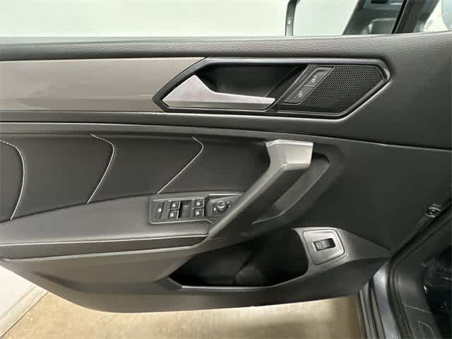 Thumbnail: 2022 Volkswagen Tiguan - 19