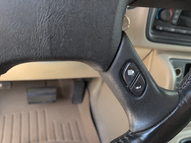 Thumbnail: 2004 Chevrolet Suburban - 18
