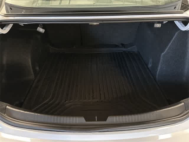 Thumbnail: 2022 Chevrolet Malibu - 24