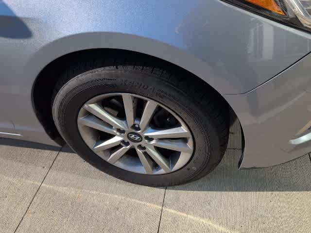 Thumbnail: 2017 Hyundai Sonata - 7