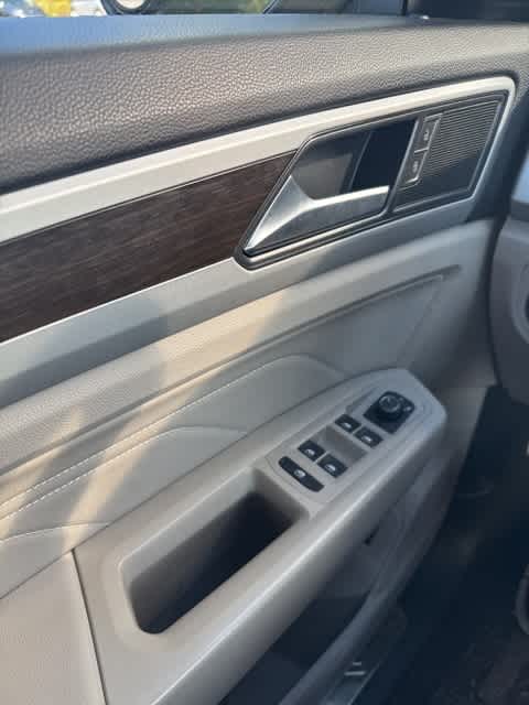 Thumbnail: 2021 Volkswagen Atlas - 18