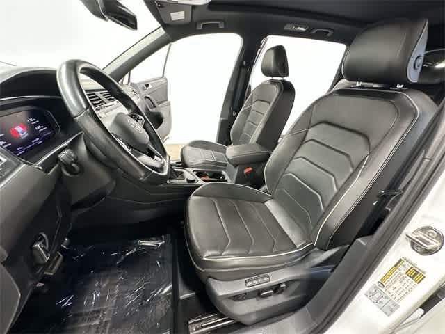 Thumbnail: 2022 Volkswagen Tiguan - 19