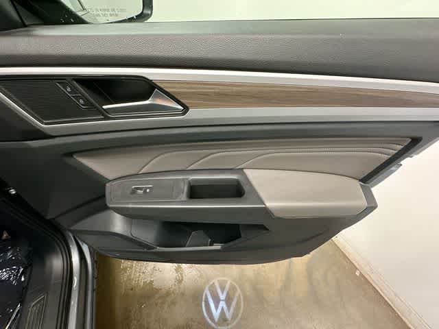 Thumbnail: 2023 Volkswagen Atlas - 24
