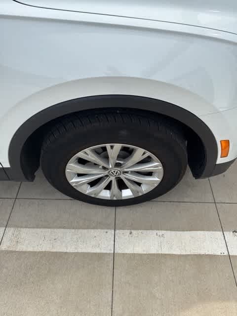 Thumbnail: 2018 Volkswagen Tiguan - 4
