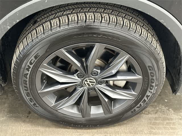 Thumbnail: 2022 Volkswagen Tiguan - 5