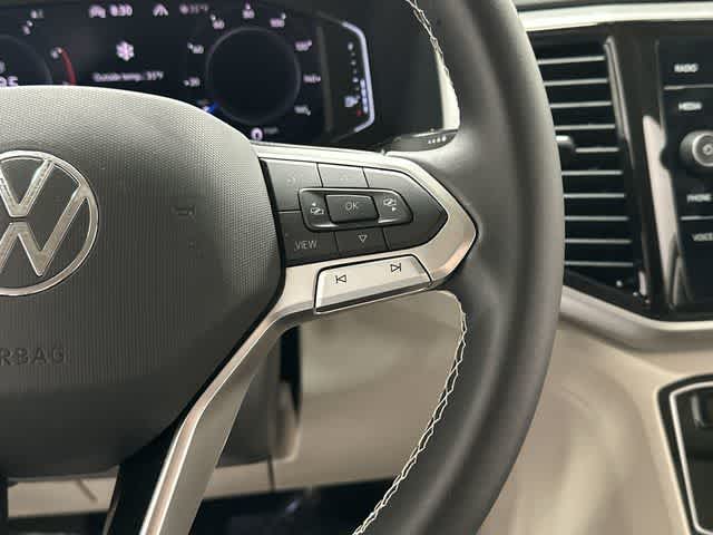 Thumbnail: 2023 Volkswagen Atlas - 9