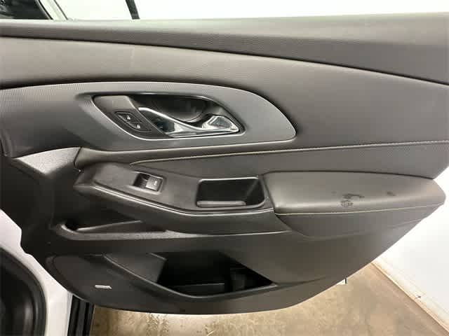 Thumbnail: 2019 Chevrolet Traverse - 25