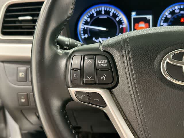 Thumbnail: 2017 Toyota Highlander - 9