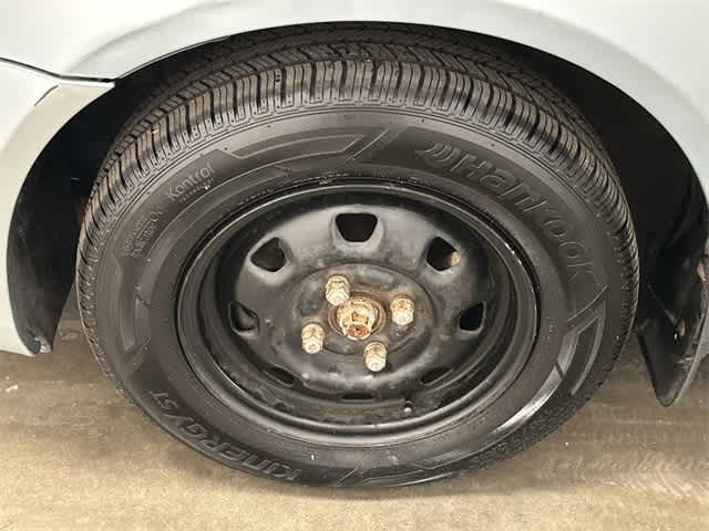2003 Hyundai Accent  5