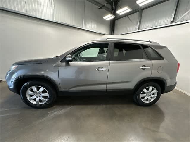 Used 2011 Kia Sorento LX with VIN 5XYKTCA16BG150376 for sale in Moon Township, PA